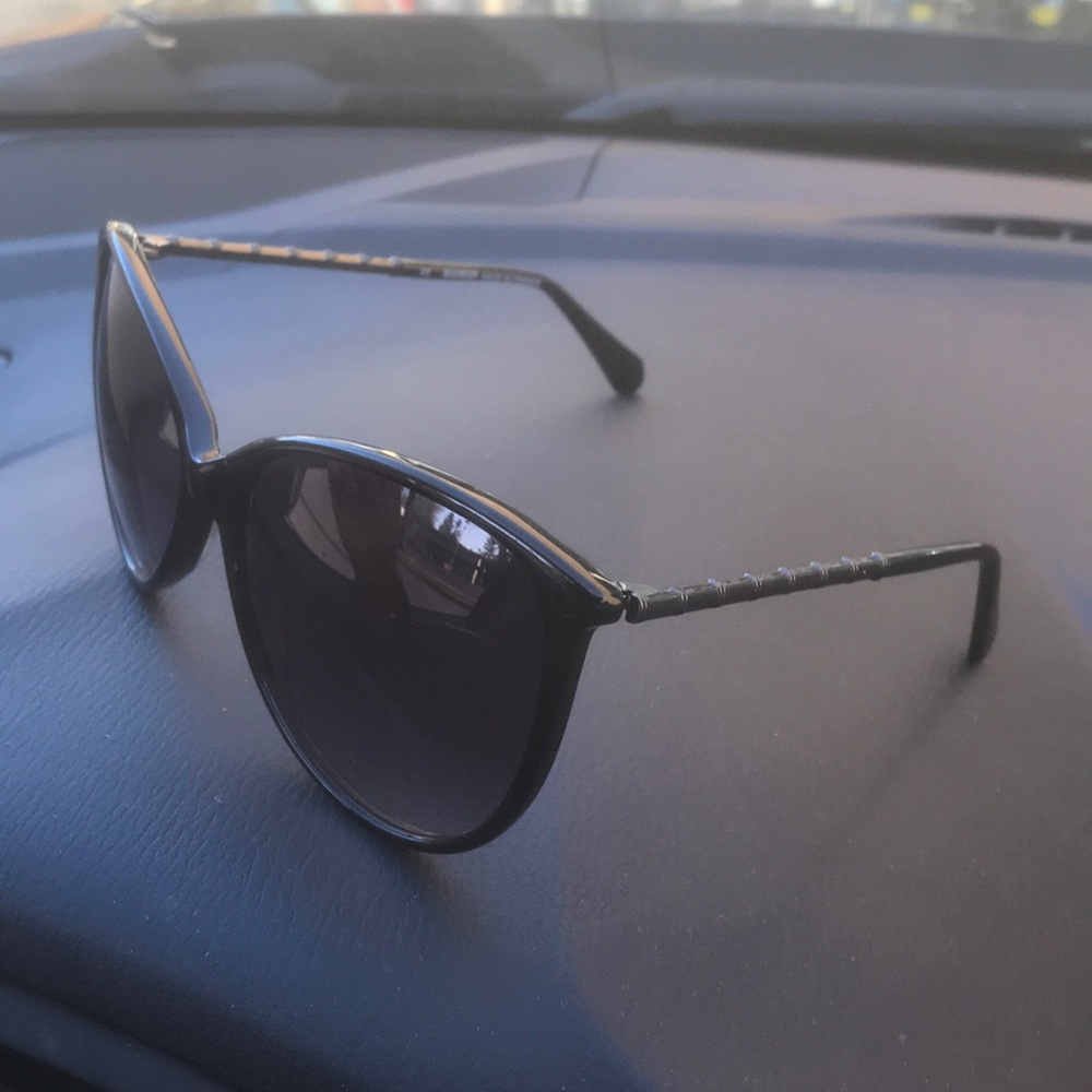 Balmain - Picture 6 of 6